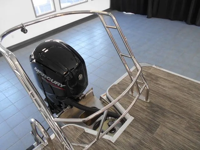 Slide: The Image of Crest Classic 200 SLC Pontoon 2025 - 7