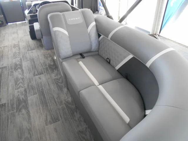 Slide: The Image of Crest Classic 220 SLC Pontoon 2025 - 11