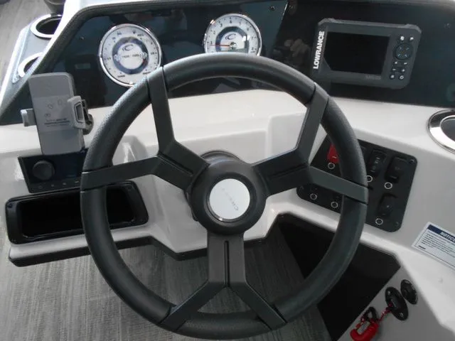 Slide: The Image of Crest Classic 220 SLC Pontoon 2025 - 16