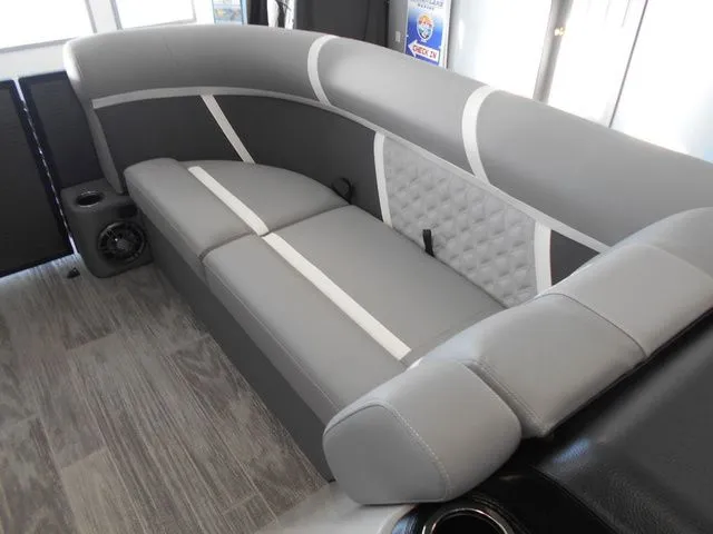 Slide: The Image of Crest Classic 220 SLC Pontoon 2025 - 18