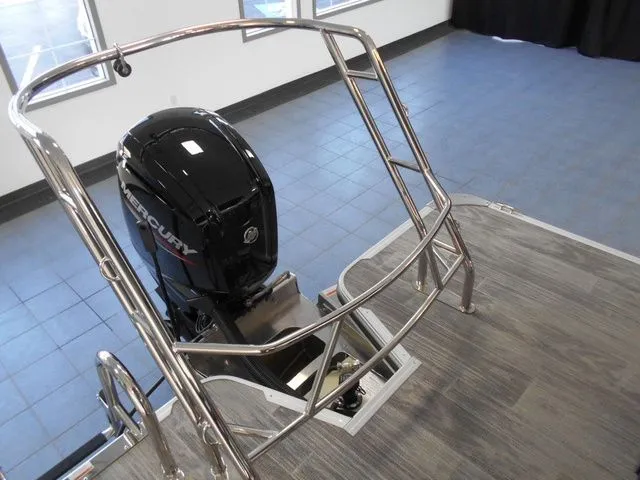 Slide: The Image of Crest Classic 220 SLC Pontoon 2025 - 7