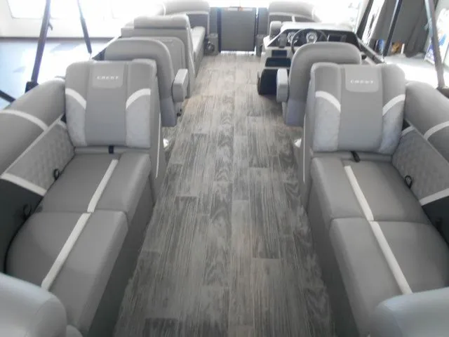 Slide: The Image of Crest Classic 220 SLC Pontoon 2025 - 9