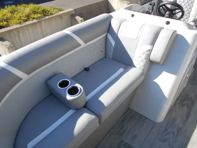 Slide: The Image of Crest Classic DLX 220 SLC CPT 2024 - 10