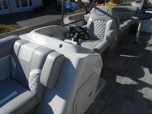 Slide: The Image of Crest Classic DLX 220 SLC CPT 2024 - 12