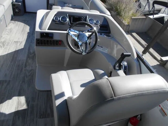 Slide: The Image of Crest Classic DLX 220 SLC CPT 2024 - 18