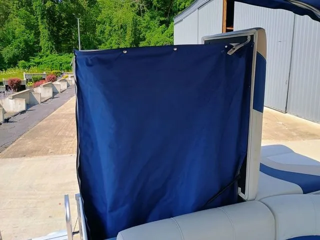 Slide: The Image of Avalon LS Cruise 19' 2014 - 12