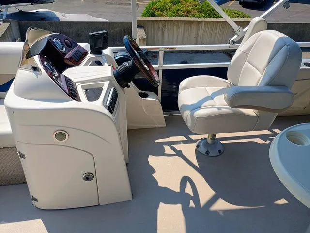 Slide: The Image of Avalon LS Cruise 19' 2014 - 15