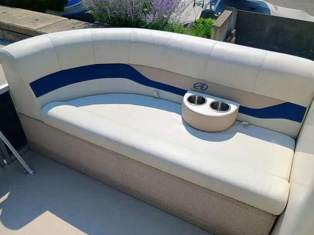 Slide: The Image of Avalon LS Cruise 19' 2014 - 19