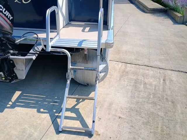 Slide: The Image of Avalon LS Cruise 19' 2014 - 21