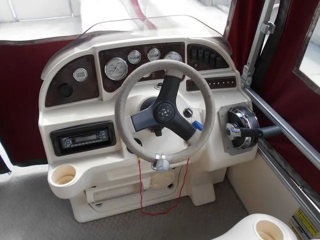 Slide: The Image of Sweetwater 2386 Tritoon 2007 - 16