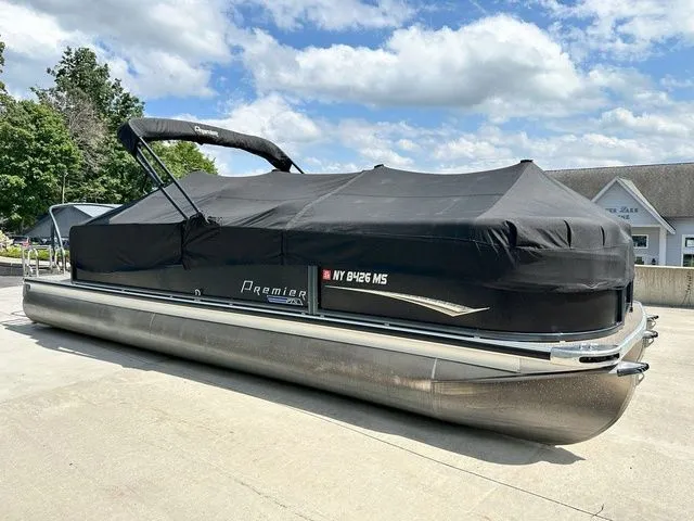 Slide: The Image of Premier Solaris 250 Rev 2021 - 3