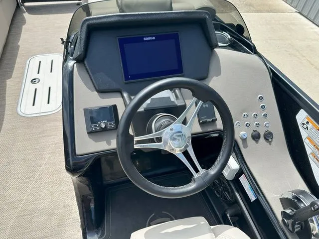 Slide: The Image of Premier Solaris RE 250 DL 2021 - 10