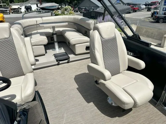 Slide: The Image of Premier Solaris RE 250 DL 2021 - 6