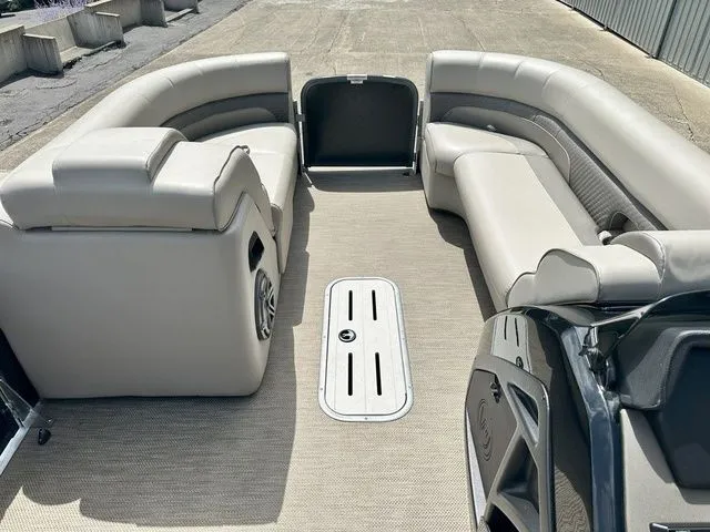 Slide: The Image of Premier Solaris RE 250 DL 2021 - 8