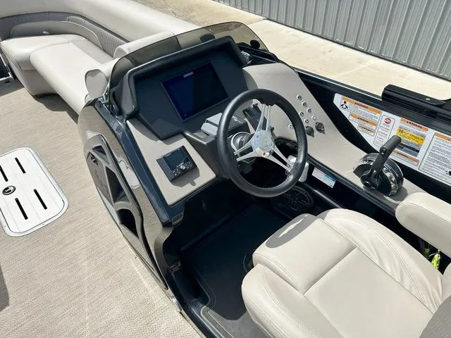 Slide: The Image of Premier Solaris RE 250 DL 2021 - 9