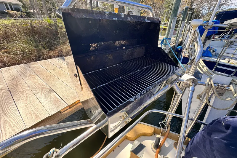 Slide: The Image of Magma stern grill - 13