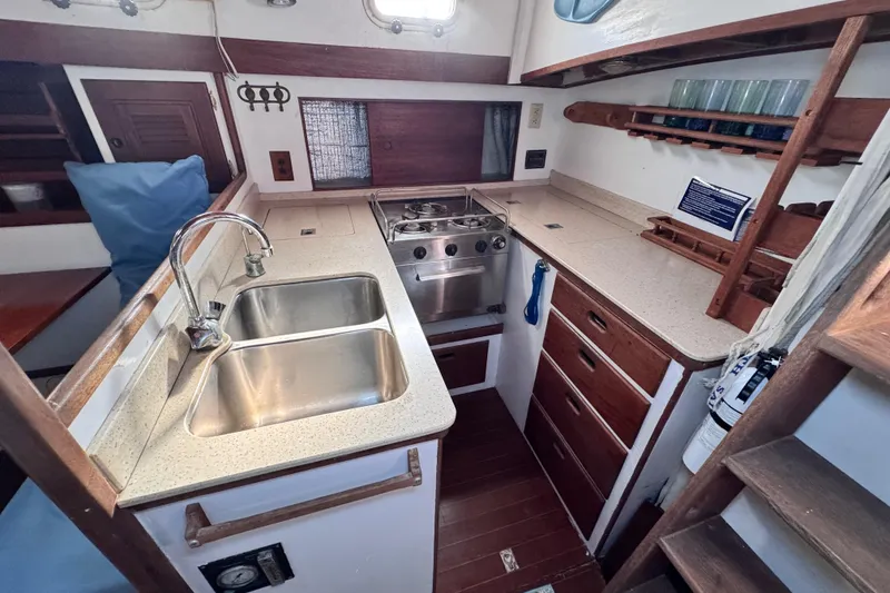 Slide: The Image of u shaped galley allows for maximum prep and storage spaces - 40
