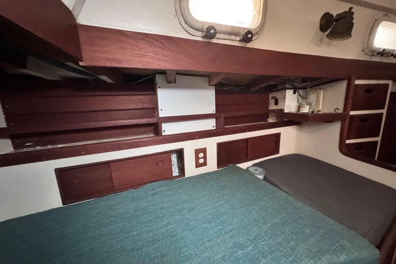 Slide: The Image of ample storage spaces in the aft cabin - 87