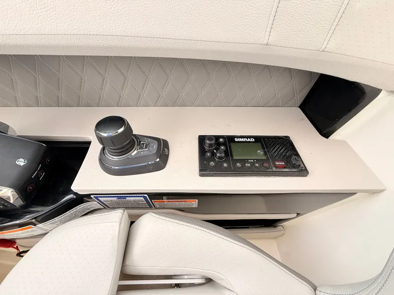 Slide: The Image of Sea Ray SLX 400 Outboard 2026 - 62