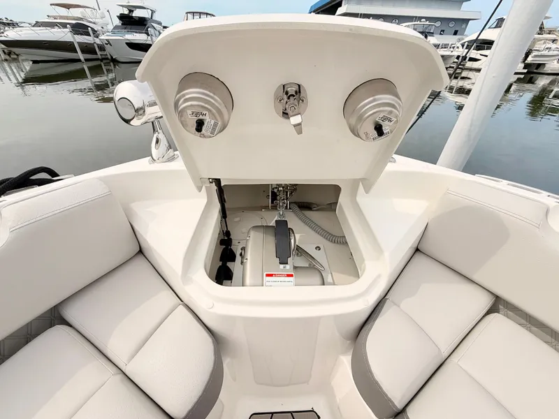 Slide: The Image of Sea Ray SLX 400 Outboard 2026 - 73