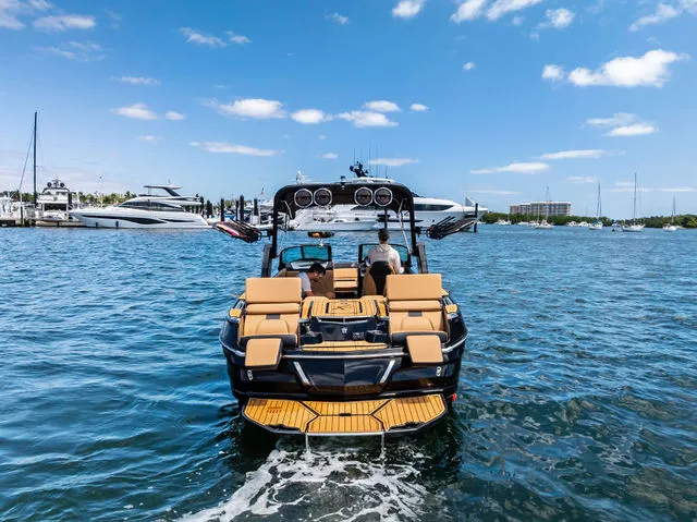 Slide: The Image of MasterCraft X24 2024 - 29