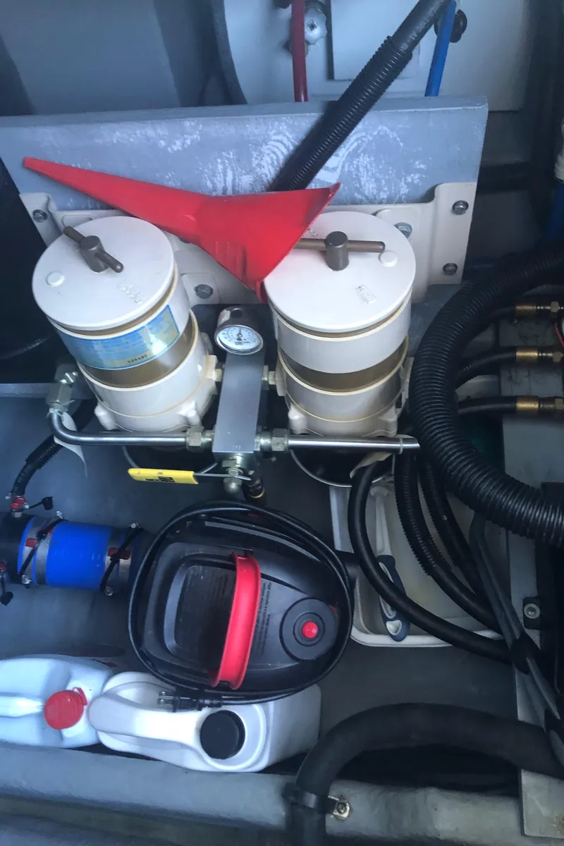 Slide: The Image of Sea Ray 400 Sedan Bridge 2001 - 92