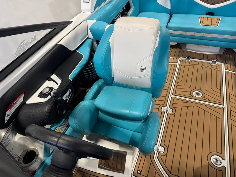 Slide: The Image of Nautique Super Air Nautique G23 2018 - 20