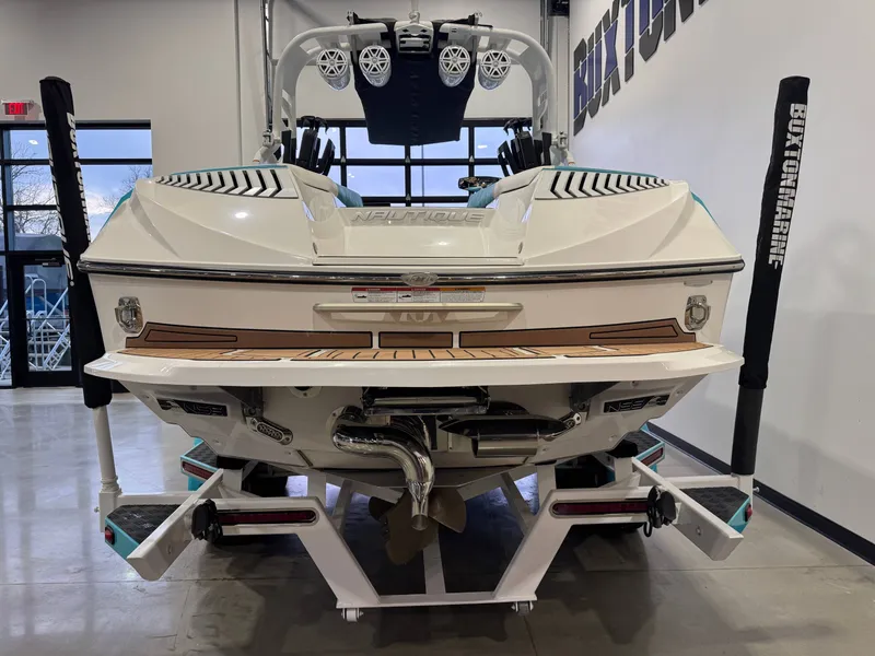 Slide: The Image of Nautique Super Air Nautique G23 2018 - 6