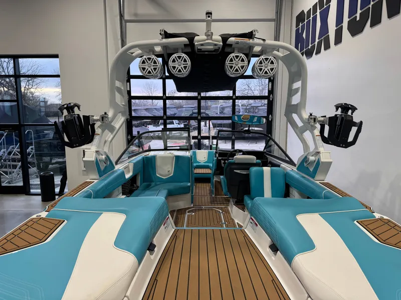 Slide: The Image of Nautique Super Air Nautique G23 2018 - 9
