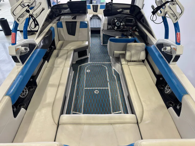 Slide: The Image of Nautique Super Air Nautique G25 2013 - 13