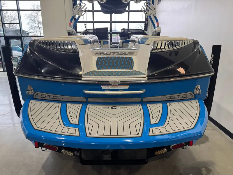 Slide: The Image of Nautique Super Air Nautique G25 2013 - 8