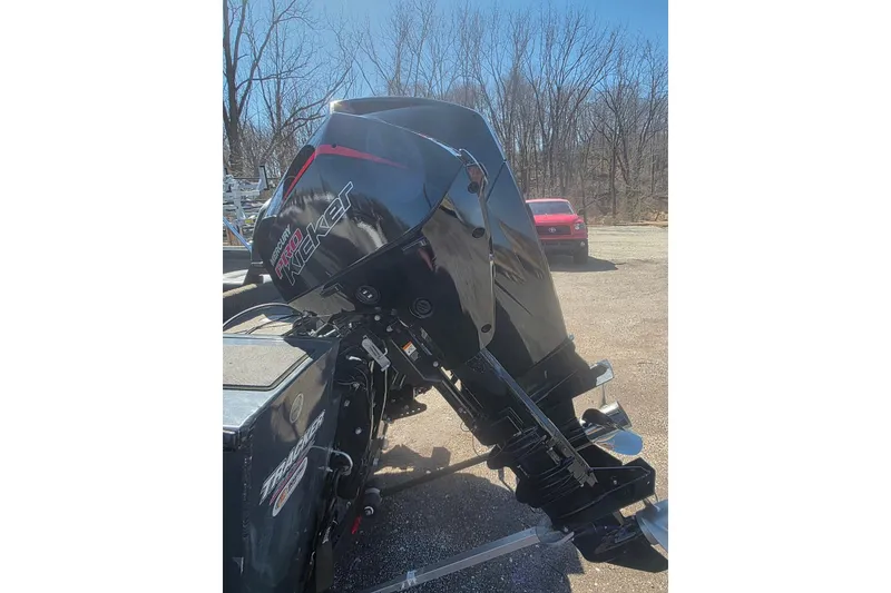 Slide: The Image of 2019 Tracker Targa V-18 WT boat with Mercury Pro Kicker outboard motor. - 8