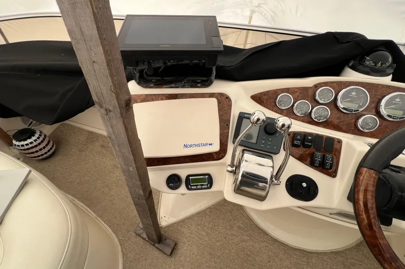 Slide: The Image of Helm of 2007 Meridian 391 Sedan with Northstar navigation and control panel. - 43