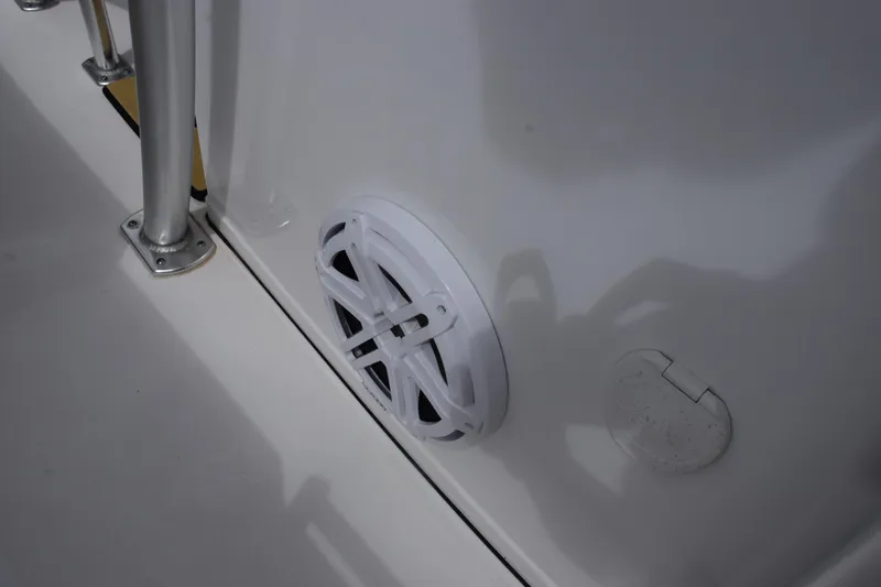 Slide: The Image of 2019 Sportsman Heritage 211 Center Console speaker and deck detail. - 15
