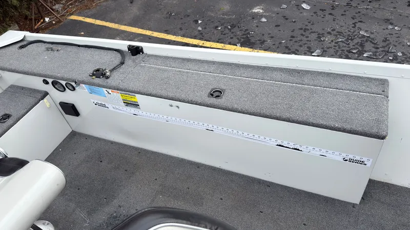 Slide: The Image of Interior view of a 2003 Alumacraft Lunker 165 LTD boat. - 6