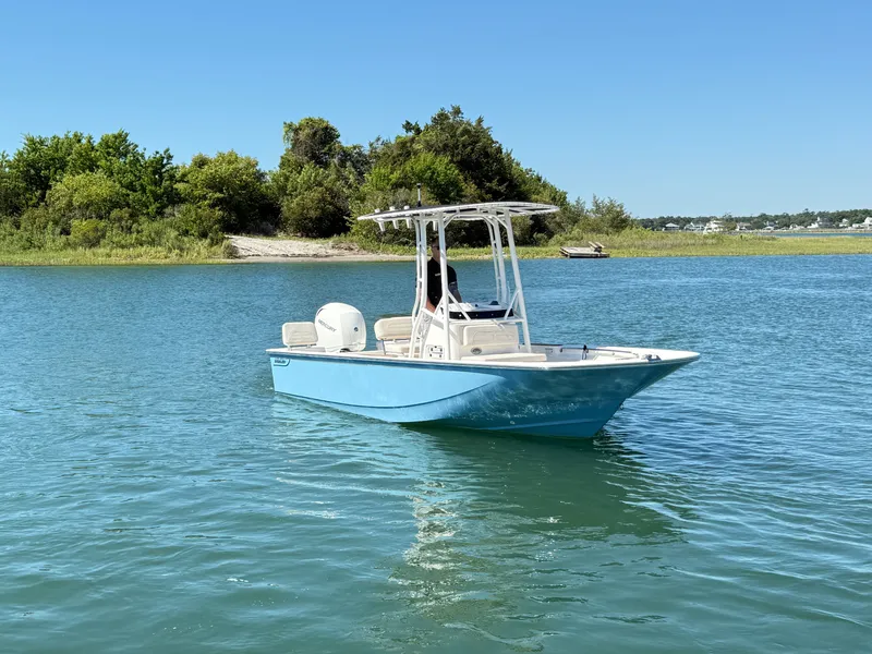 Slide: The Image of Boston Whaler 190 Montauk 2026 - 1