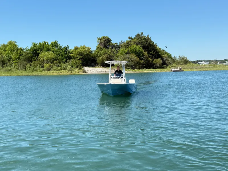 Slide: The Image of Boston Whaler 190 Montauk 2026 - 5