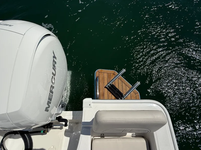 Slide: The Image of Boston Whaler 190 Montauk 2026 - 8