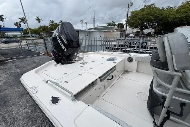 Slide: The Image of Sea Chaser 26 LX 2026 - 4