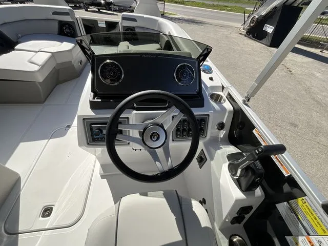 Slide: The Image of Hurricane FunDeck 2260 REF 2026 - 10