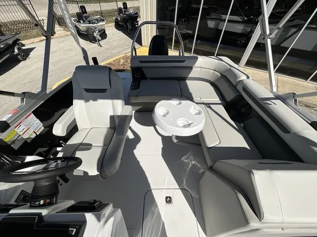 Slide: The Image of Hurricane FunDeck 2260 REF 2026 - 11