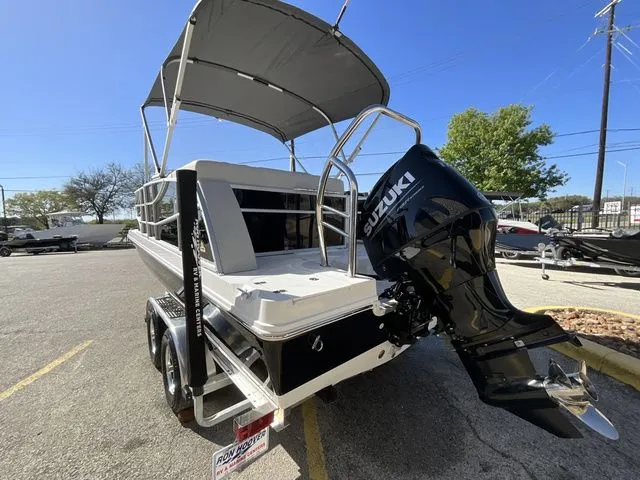 Slide: The Image of Hurricane FunDeck 2260 REF 2026 - 5