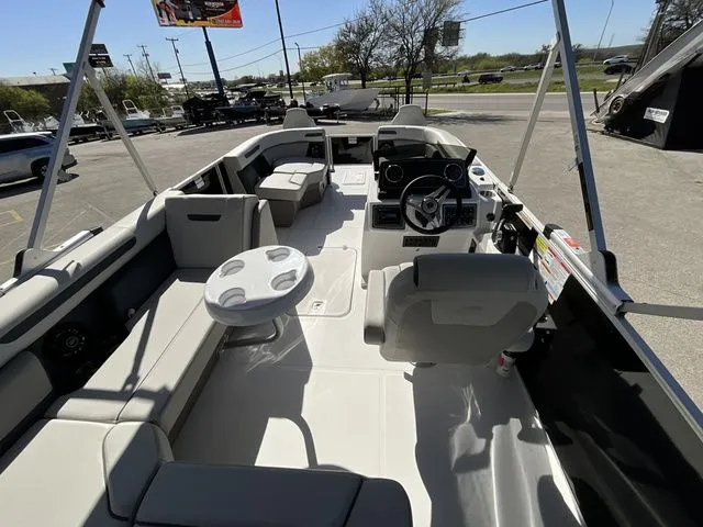 Slide: The Image of Hurricane FunDeck 2260 REF 2026 - 7