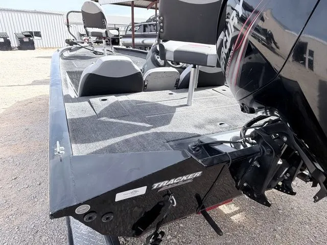 Slide: The Image of Tracker PRO 190 TF 2016 - 12