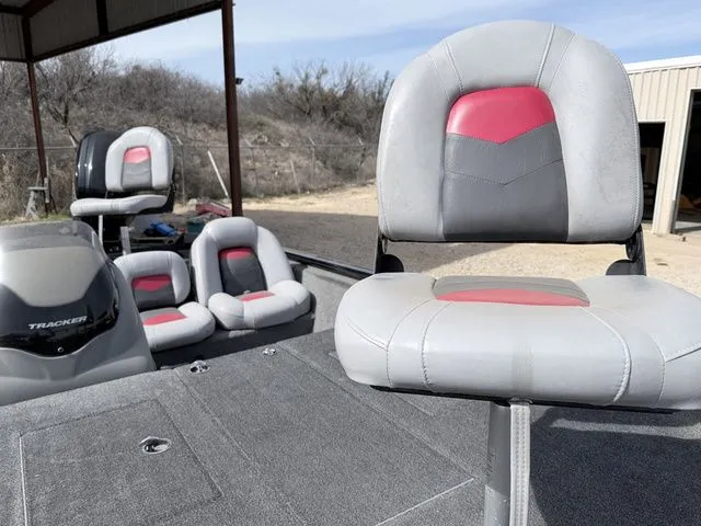 Slide: The Image of Tracker PRO 190 TF 2016 - 5