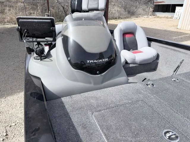 Slide: The Image of Tracker PRO 190 TF 2016 - 6