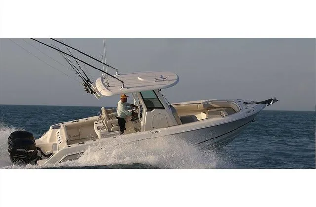 The Image of Boston Whaler 250 Outrage 2023 - 1