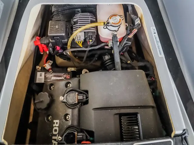 Slide: The Image of Sea-Doo GTX300 2018 - 17