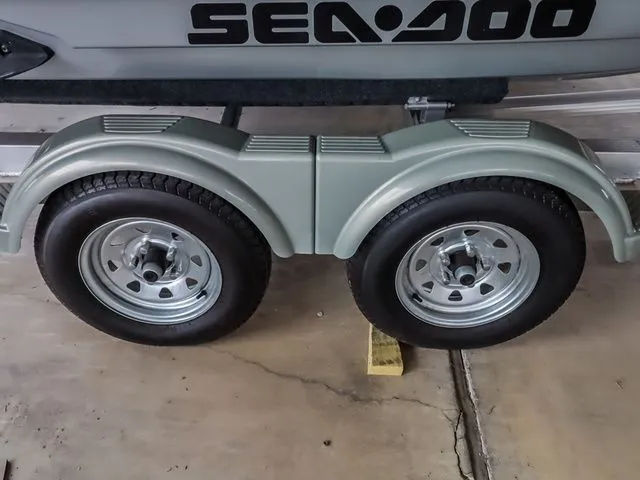 Slide: The Image of Sea-Doo GTX300 2018 - 21