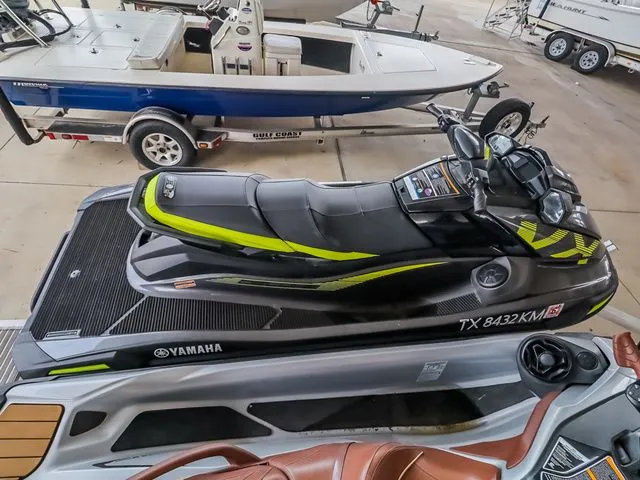 Slide: The Image of Yamaha VX DLX 2022 - 6